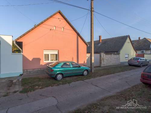 Tolna, Bercsényi utca, 100 m2-es családi ház