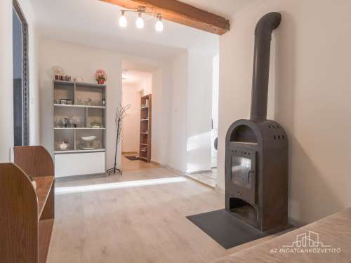 KIADÓ ház Faddon, a Kisköz utcában