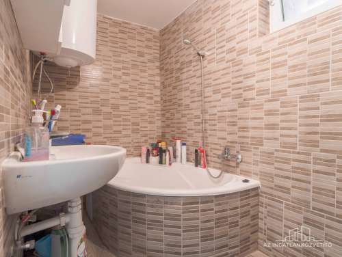 KIADÓ ház Faddon, a Kisköz utcában