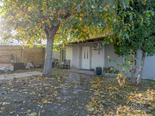 KIADÓ ház Faddon, a Kisköz utcában