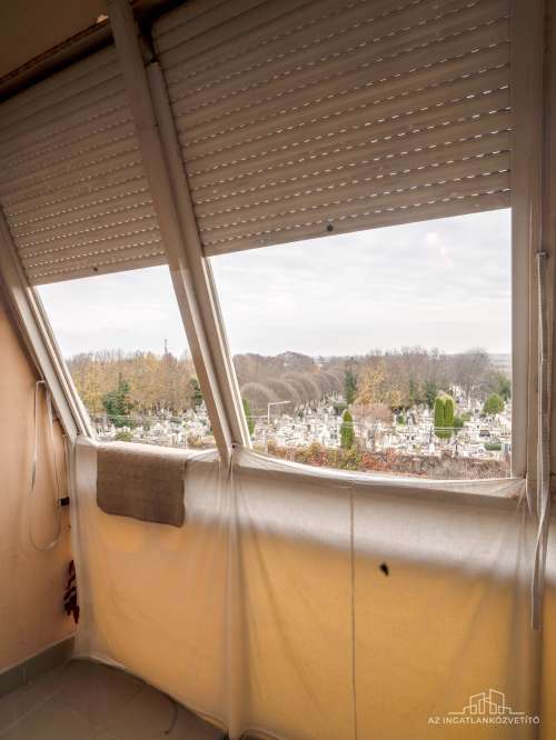 Szekszárd, Béri B. Á. utca 77., 3. emeleti egyedien átalakított lakás