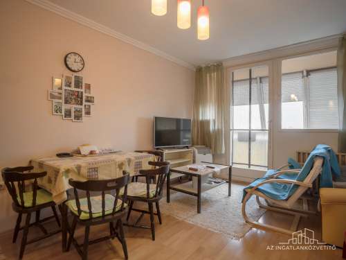 Szekszárd, Béri B. Á. utca 77., 3. emeleti egyedien átalakított lakás