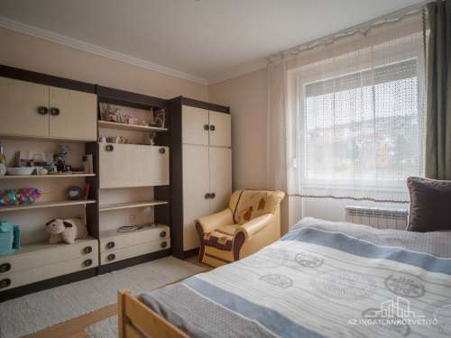 Szekszárd, Béri B. Á. utca 77., 3. emeleti egyedien átalakított lakás