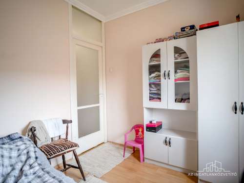 Szekszárd, Béri B. Á. utca 77., 3. emeleti egyedien átalakított lakás