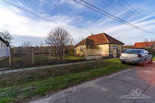 Fajsz, 70 m2-es felújítandó családi ház 1080 m2-es telken