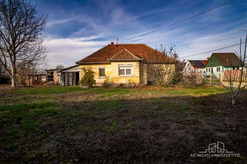 Fajsz, 70 m2-es felújítandó családi ház 1080 m2-es telken