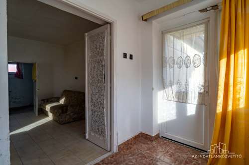 Fajsz, 70 m2-es felújítandó családi ház 1080 m2-es telken