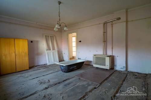 Fajsz, 70 m2-es felújítandó családi ház 1080 m2-es telken