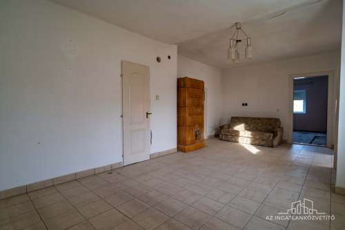 Fajsz, 70 m2-es felújítandó családi ház 1080 m2-es telken