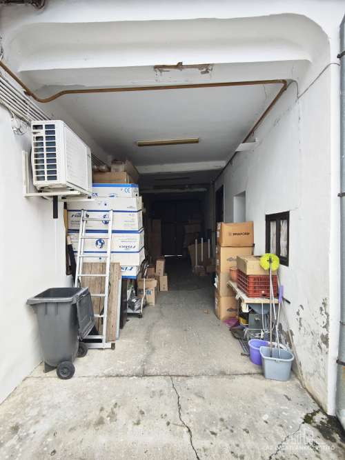 Bátaszék, Budai utca, 414 m2-es üzem 1122 m2-es telken