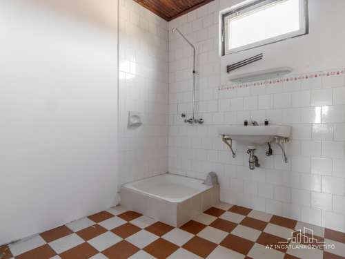 Szekszárd, Remete u. 68. - kiváló felújítási alap