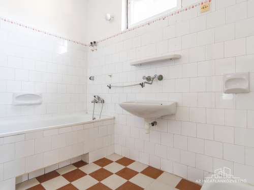 Szekszárd, Remete u. 68. - kiváló felújítási alap