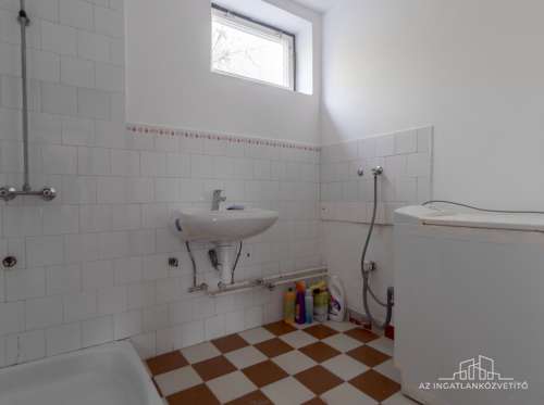 Szekszárd, Remete u. 68. - kiváló felújítási alap