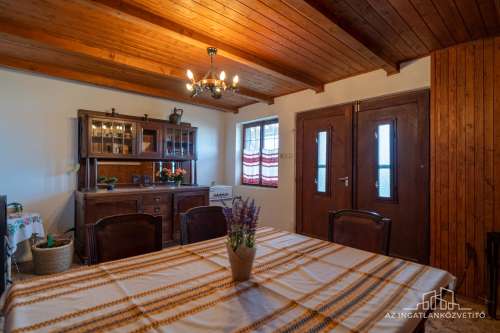 Szekszárd, azonnal birtokba vehető panorámás tanya a Lisztestetőn