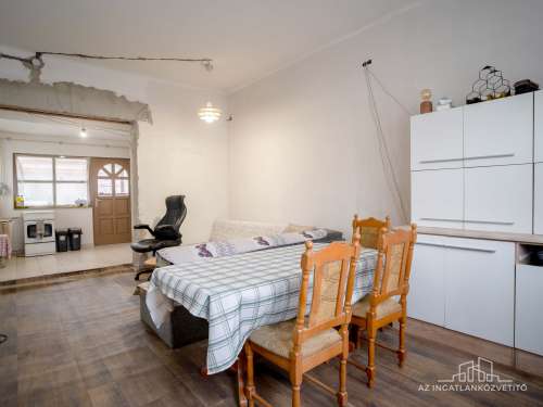 Szekszárd, Petőfi utca 110 m2-es családiház a városközpontban