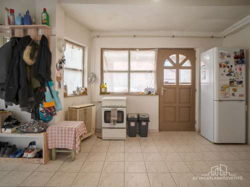 Szekszárd, Petőfi utca 110 m2-es családiház a városközpontban