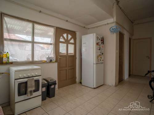 Szekszárd, Petőfi utca 110 m2-es családiház a városközpontban