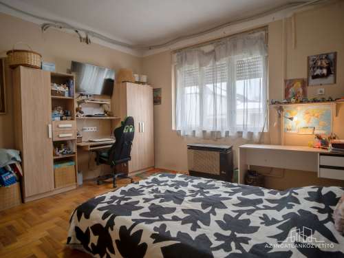 Szekszárd, Petőfi utca 110 m2-es családiház a városközpontban