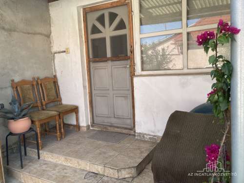 Szekszárd, Petőfi utca 110 m2-es családiház a városközpontban