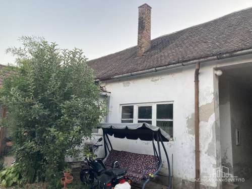 Szekszárd, Petőfi utca 110 m2-es családiház a városközpontban