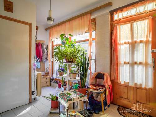 Tolna, Fém utca 3 szobás jó elrendezésű családi ház, jó helyen