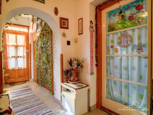 Tolna, Fém utca 3 szobás jó elrendezésű családi ház, jó helyen