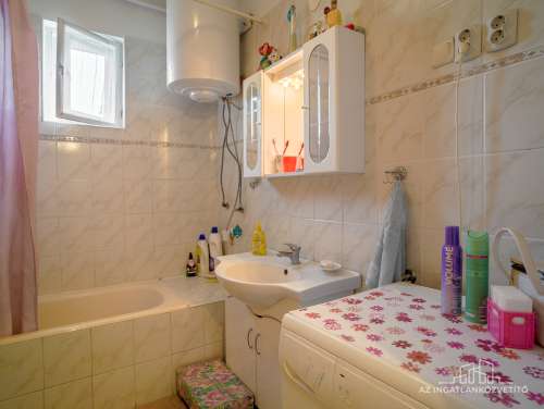 Tolna, Fém utca 3 szobás jó elrendezésű családi ház, jó helyen