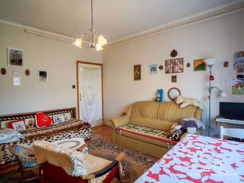 Tolna, Fém utca 3 szobás jó elrendezésű családi ház, jó helyen