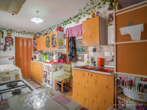 Tolna, Fém utca 3 szobás jó elrendezésű családi ház, jó helyen