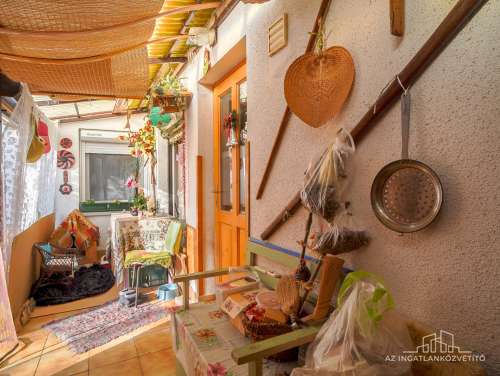 Tolna, Fém utca 3 szobás jó elrendezésű családi ház, jó helyen