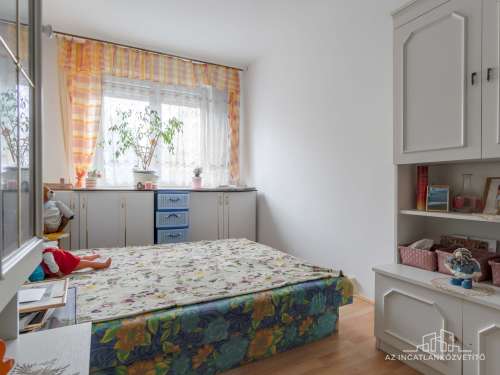 Paks, Újtemplom utca 65 m2-es lakás a földszinten