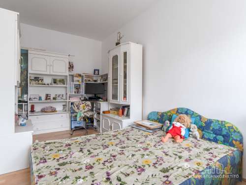 Paks, Újtemplom utca 65 m2-es lakás a földszinten