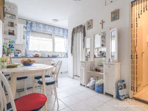 Paks, Újtemplom utca 65 m2-es lakás a földszinten