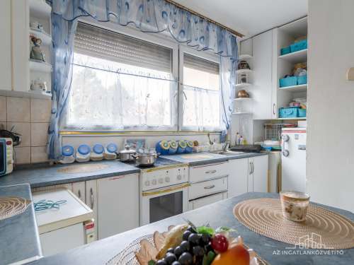 Paks, Újtemplom utca 65 m2-es lakás a földszinten