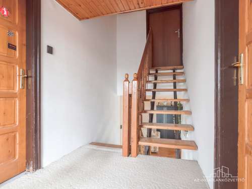 Fadd, Somos u 33. - nappali + 3 hálószobás részben felújított, több szintes családi ház