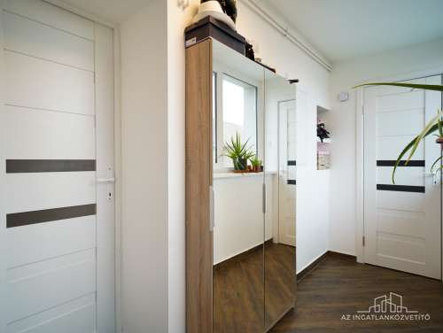 Szekszárd, Újváros, Kiss János utca, felújított családi ház