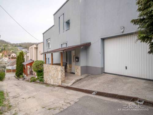 Szekszárd, Remete utca, 125 m2-es duplakomfortos sorház