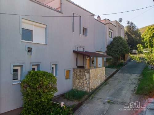 Szekszárd, Remete utca, 125 m2-es duplakomfortos sorház cserelehetőséggel!