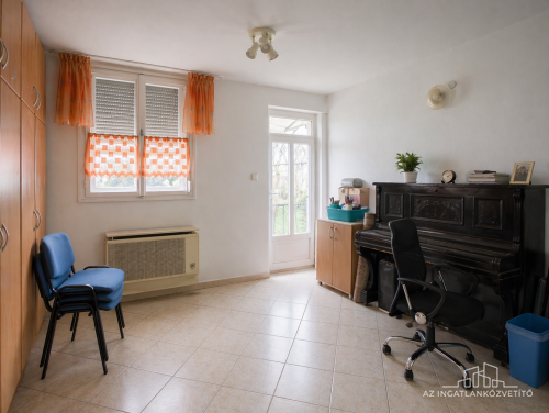 Szekszárd, Remete utca, 125 m2-es duplakomfortos sorház cserelehetőséggel!