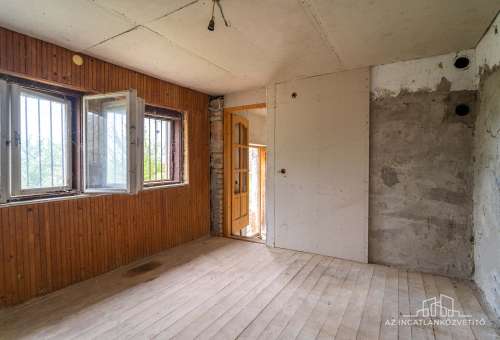 Decsi-szőlőhegy, 2984 m2 zártkert „családi ház”, szőlő és gyümölcsös