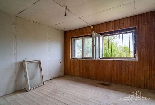 Decsi-szőlőhegy, 2984 m2 zártkert „családi ház”, szőlő és gyümölcsös