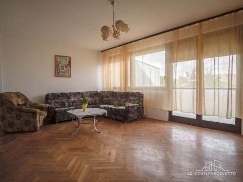 Paks, építők útja, 132 m2 (br 187 m2)-es lakás saját telekkel