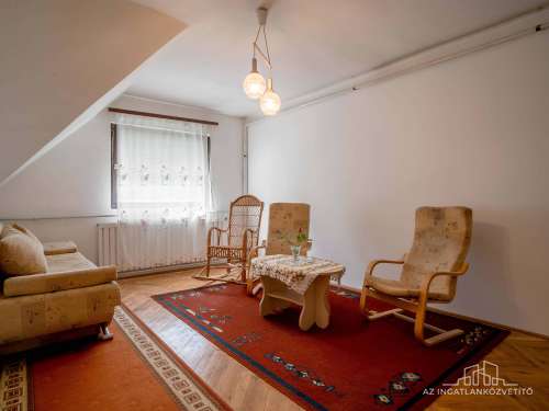 Paks, építők útja, 132 m2 (br 187 m2)-es lakás saját telekkel
