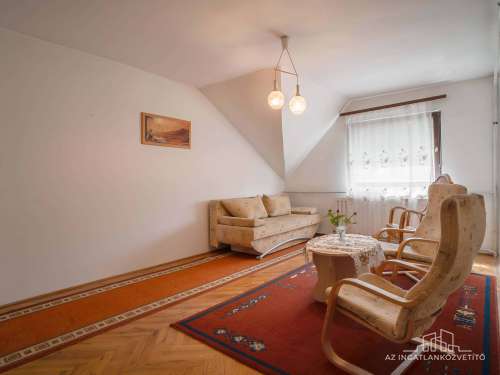 Paks, építők útja, 132 m2 (br 187 m2)-es lakás saját telekkel