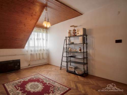 Paks, építők útja, 132 m2 (br 187 m2)-es lakás saját telekkel