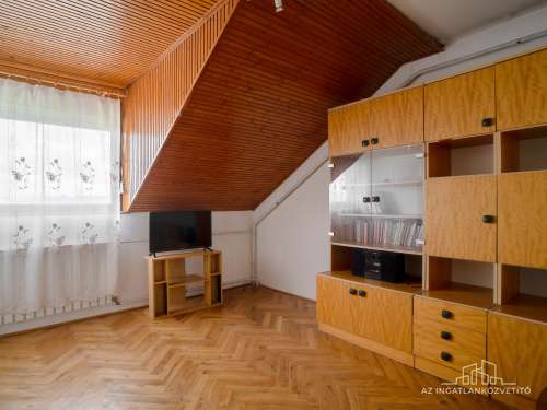 Paks, építők útja, 132 m2 (br 187 m2)-es lakás saját telekkel