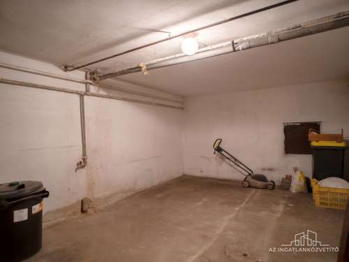 Paks, építők útja, 132 m2 (br 187 m2)-es lakás saját telekkel
