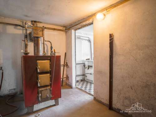 Paks, építők útja, 132 m2 (br 187 m2)-es lakás saját telekkel
