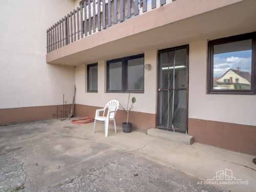 Paks, építők útja, 132 m2 (br 187 m2)-es lakás saját telekkel