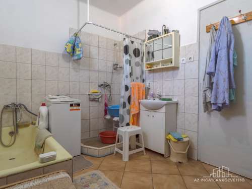 Fadd, Rákóczi utca, 4 szobás 126 m2-es családi ház
